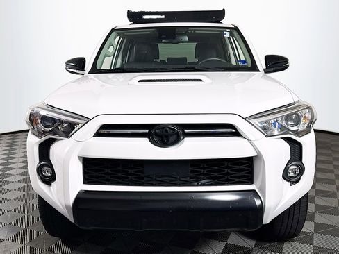 Used 2021 Toyota 4Runner Venture w/ Moonroof Package AWD/4WD image 2