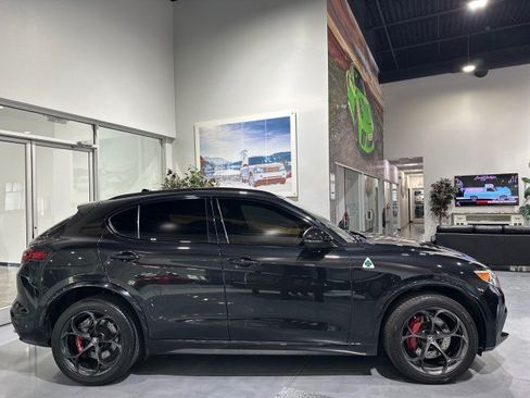 Used 2018 Alfa Romeo Stelvio Quadrifoglio w/ Driver Assist Dynamic Package AWD/4WD image 27