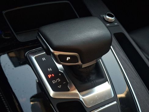 Used 2023 Audi Q5 e Premium Plus w/ Premium Plus Package image 15