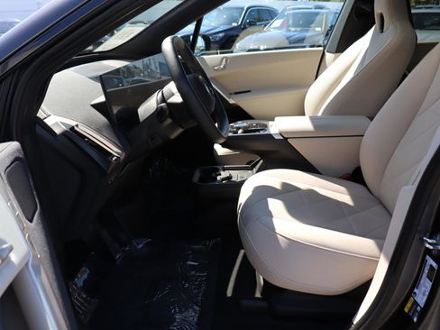 Used 2025 BMW iX xDrive50 image 16