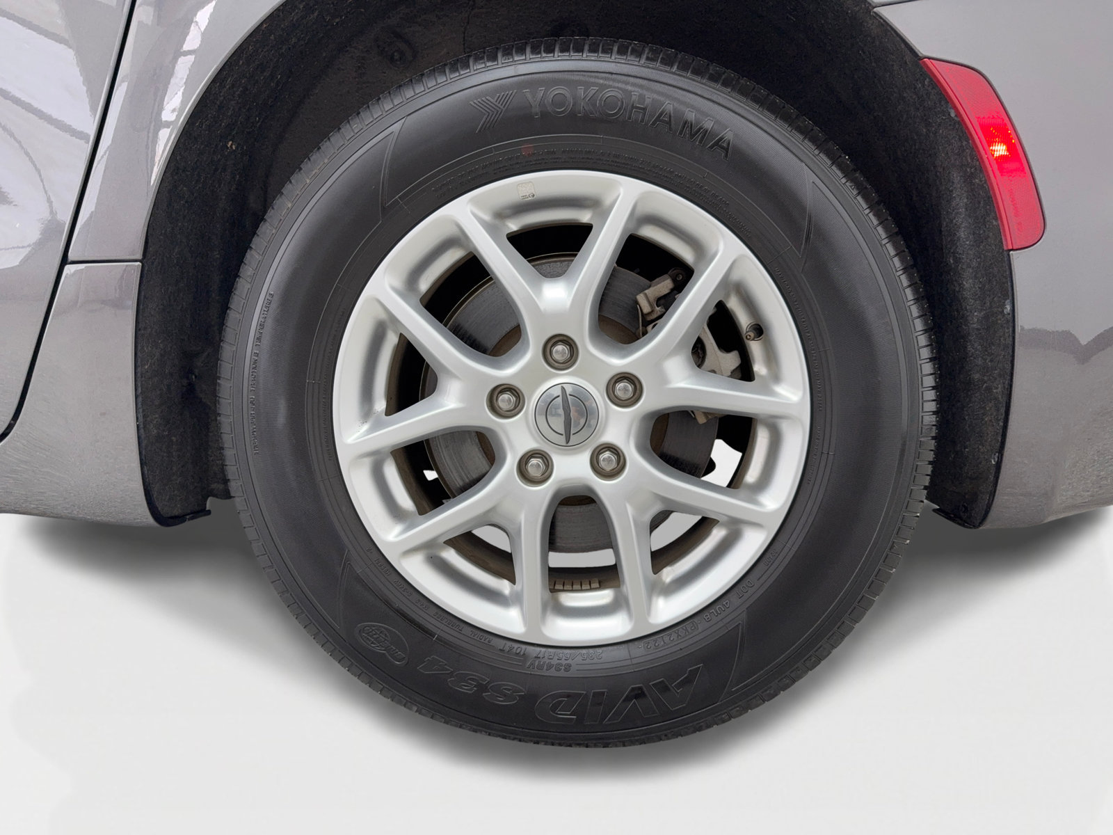 Used 2023 Chrysler Pacifica Touring-L FWD image 50