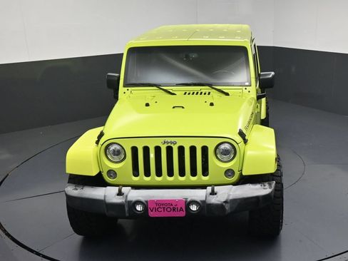 Used 2017 Jeep Wrangler Unlimited Rubicon w/ Connectivity Group AWD/4WD image 26