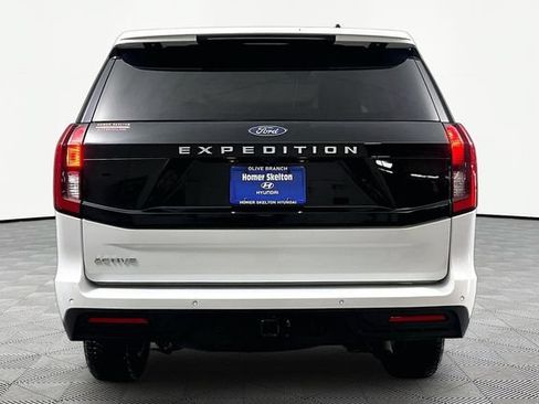 Used 2025 Ford Expedition Active AWD/4WD image 4