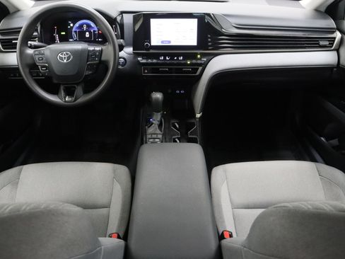 Used 2025 Toyota Camry LE FWD image 28