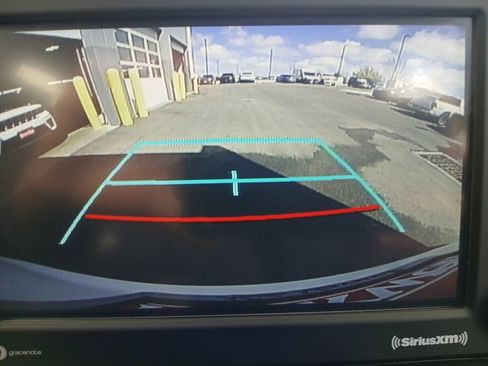 Used 2022 Toyota RAV4 LE image 9