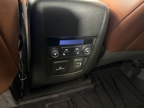 Used 2018 Buick Enclave Avenir w/ Avenir Technology Package FWD image 24