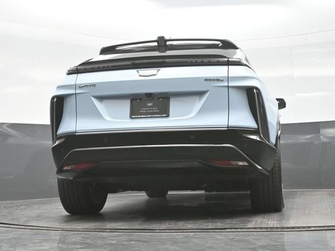 Certified 2024 Cadillac Lyriq Luxury AWD/4WD image 28