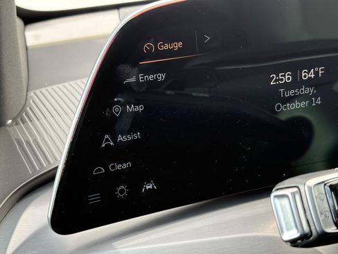 Used 2026 Cadillac Vistiq Sport image 23