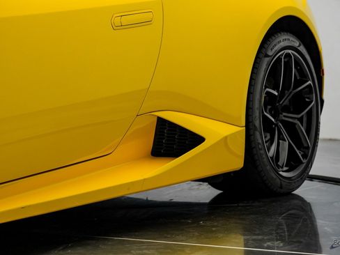 Used 2018 Lamborghini Huracan LP 580-2 image 56