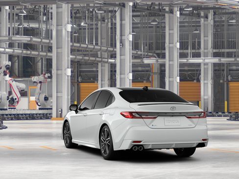 New 2026 Toyota Camry Hybrid FWD image 7