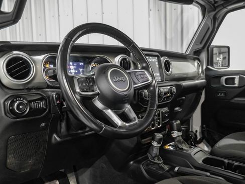 Used 2018 Jeep Wrangler Unlimited Sahara image 14