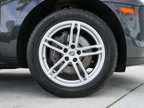 Used 2022 Porsche Macan image 27