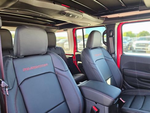 New 2026 Jeep Wrangler Unlimited Rubicon AWD/4WD image 29