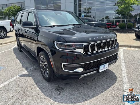 Used 2024 Jeep Wagoneer L Series II w/ Flexible Seating Group AWD/4WD image 7