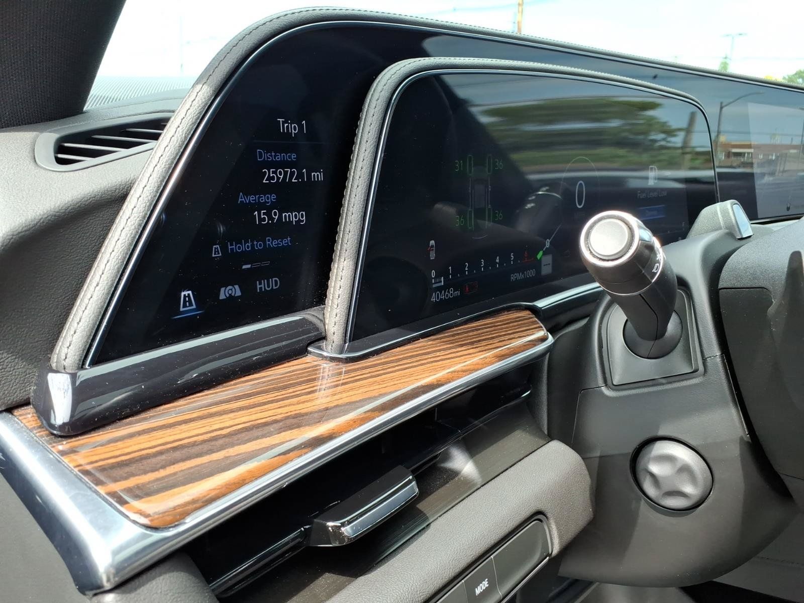 Certified 2023 Cadillac Escalade Premium Luxury w/ LPO, Floor Liner Package AWD/4WD image 28