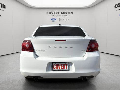 Used 2013 Dodge Avenger SXT image 2