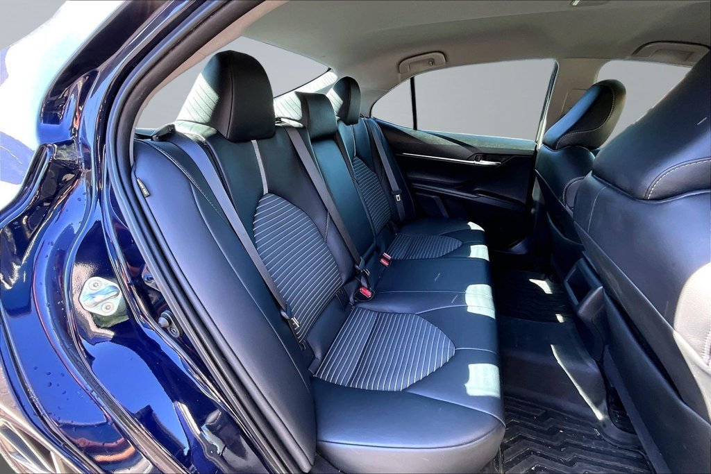 Used 2022 Toyota Camry SE w/ Carpet Mat Package (TMS) FWD image 18
