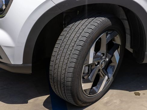 Used 2025 Hyundai Venue SEL FWD image 33