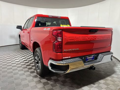 Used 2022 Chevrolet Silverado 1500 LT AWD/4WD image 6