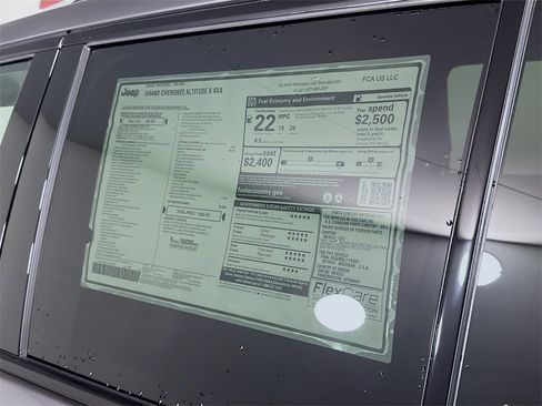 New 2025 Jeep Grand Cherokee Altitude image 21