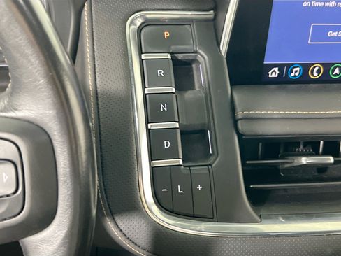 Used 2021 GMC Yukon AT4 w/ AT4 Premium Package AWD/4WD image 17