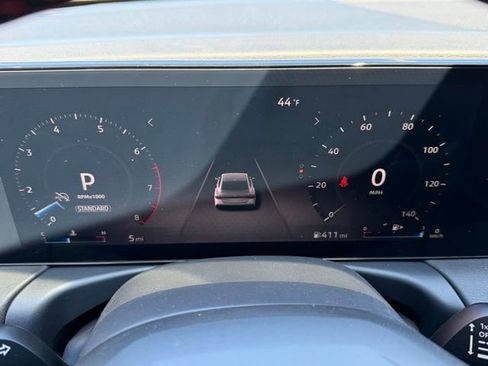 New 2026 Nissan Sentra SR FWD image 19
