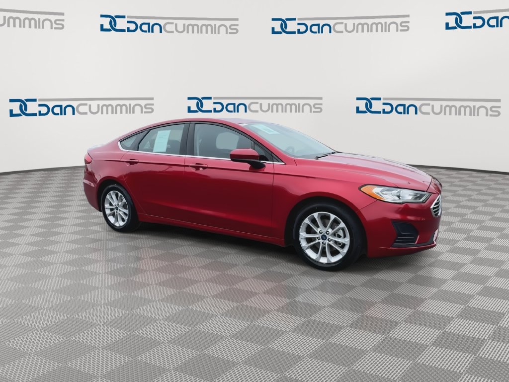 Used 2020 Ford Fusion SE FWD image 2