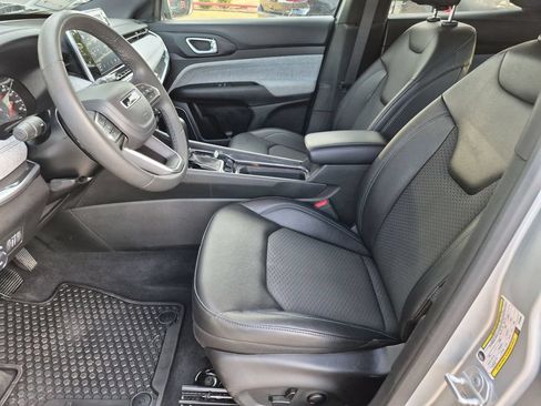Used 2025 Jeep Compass Latitude w/ Convenience Group AWD/4WD image 21