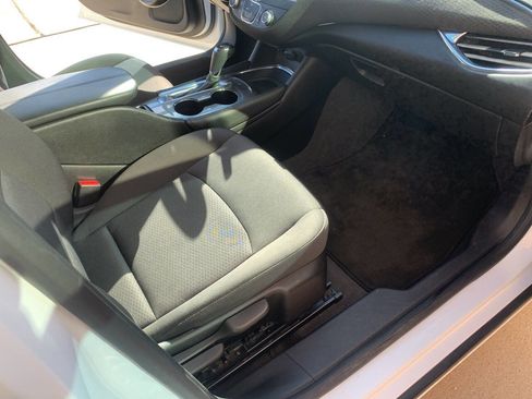 Used 2018 Chevrolet Malibu LT image 17