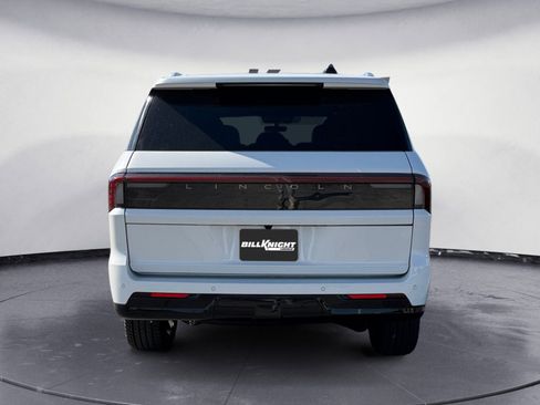 New 2026 Lincoln Navigator Reserve AWD/4WD image 4