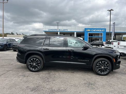 New 2026 Chevrolet Traverse LT w/ Sun and Wheel Package image 2