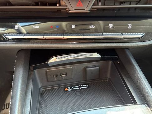 Used 2025 Buick Envision Sport Touring AWD/4WD image 16
