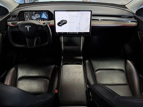 Used 2021 Tesla Model Y Long Range AWD/4WD image 3