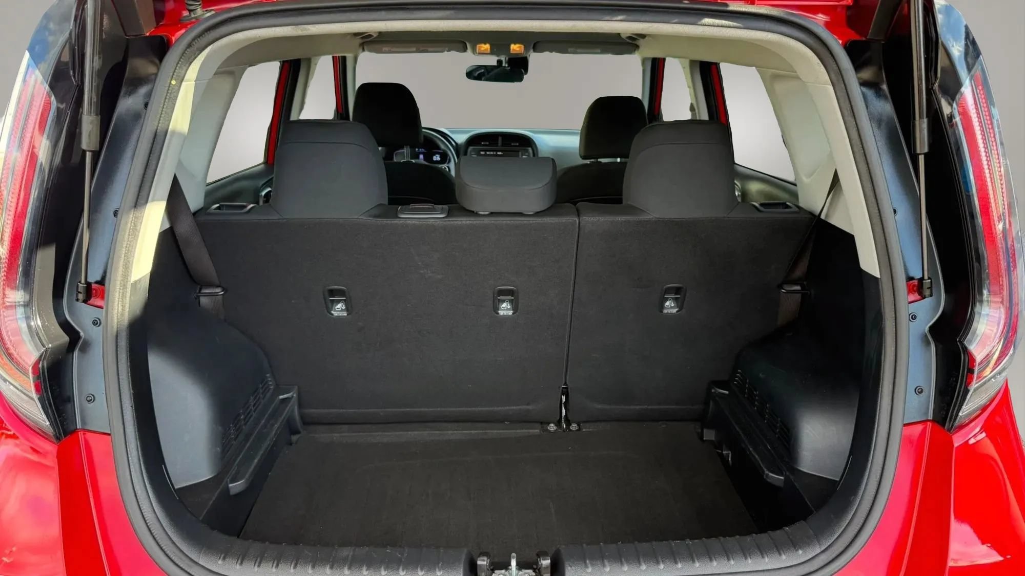 Used 2024 Kia Soul LX w/ LX Technology Package FWD image 26