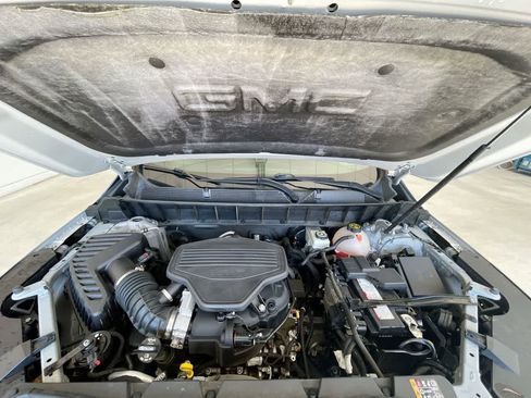 Used 2017 GMC Acadia SLE AWD/4WD image 25