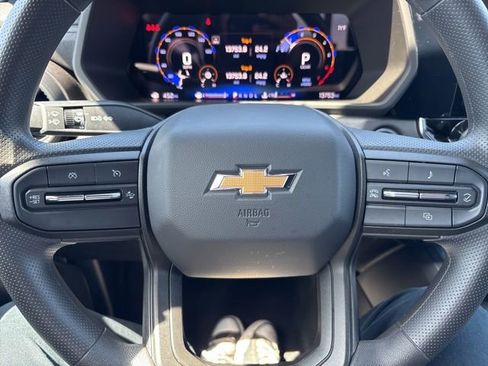 Used 2025 Chevrolet Colorado W/T RWD image 21