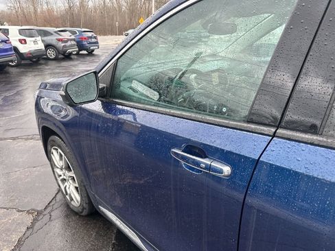 Used 2023 GMC Terrain Denali image 11