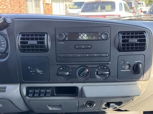 Used 2007 Ford F350 4X2 2dr Regular Cab 140.8 164. image 32