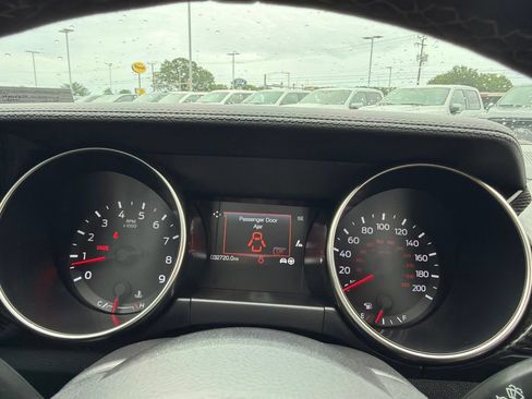 Used 2020 Ford Mustang Shelby GT350 w/ Technology Package RWD image 23
