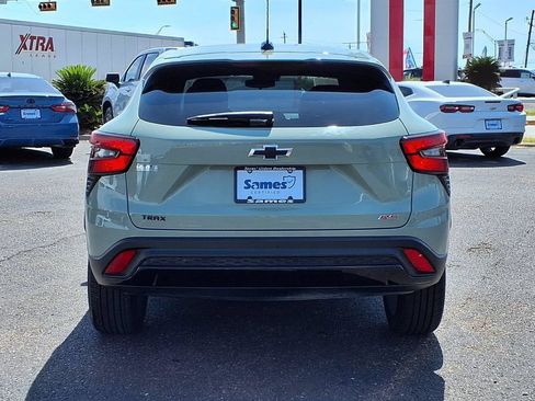 Used 2024 Chevrolet Trax RS w/ Driver Confidence Package FWD image 6