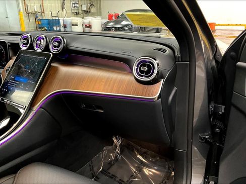 Used 2023 Mercedes-Benz GLC 300 4MATIC image 19