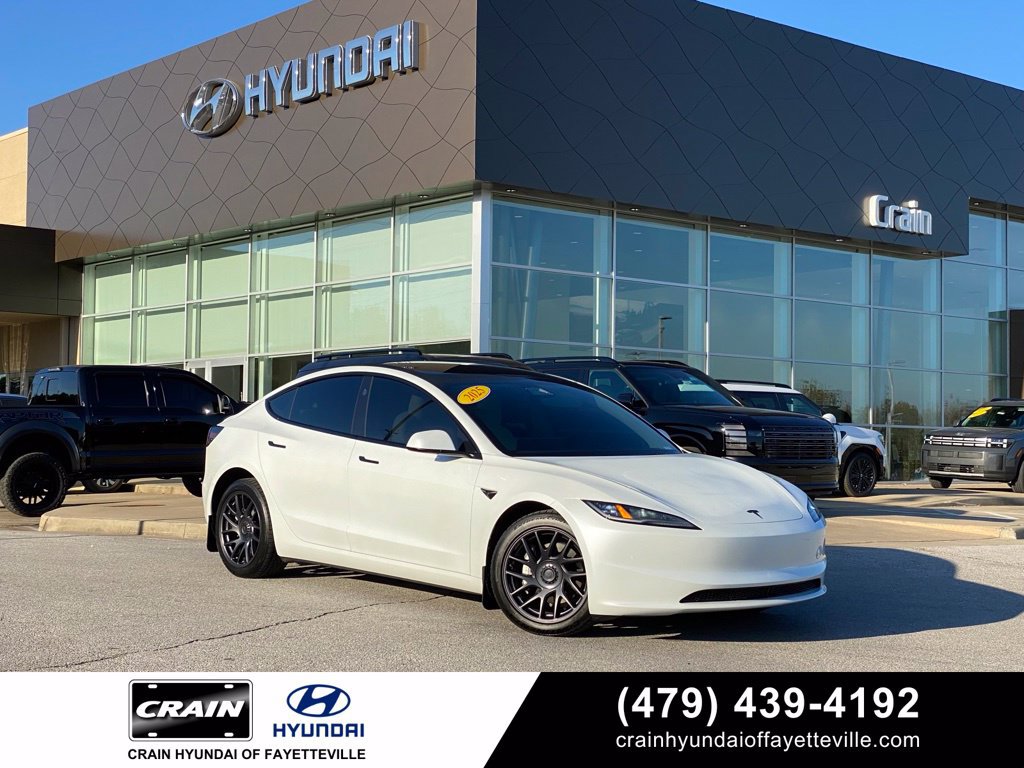 Used 2025 Tesla Model 3 Long Range RWD image 1