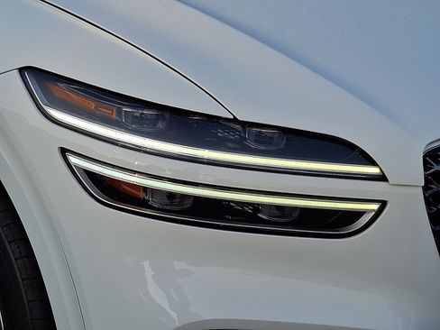 Certified 2024 Genesis GV70 2.5T w/ Select Package AWD/4WD image 9