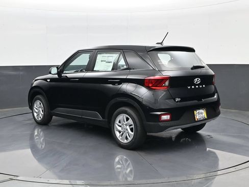 New 2026 Hyundai Venue SE FWD image 7