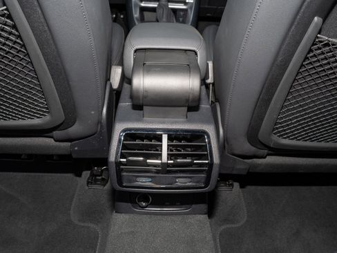 Used 2025 Audi Q3 2.0T Premium image 19