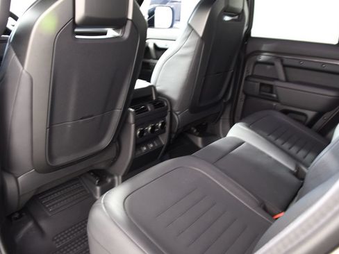 Used 2025 Land Rover Defender 110 AWD/4WD image 27