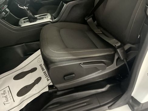 Used 2022 Chevrolet Colorado LT w/ Fleet Safety Package image 14