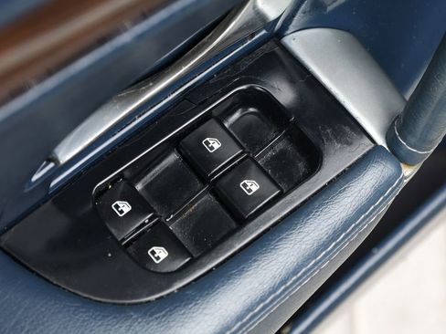 Used 2011 Maserati GranTurismo Convertible RWD image 9