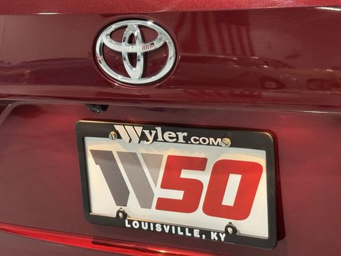 Used 2020 Toyota Highlander XLE image 49