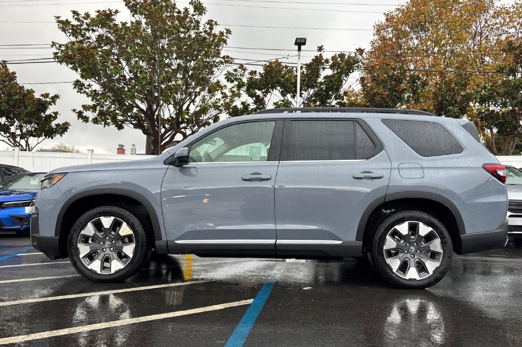 New 2026 Honda Pilot Touring image 7